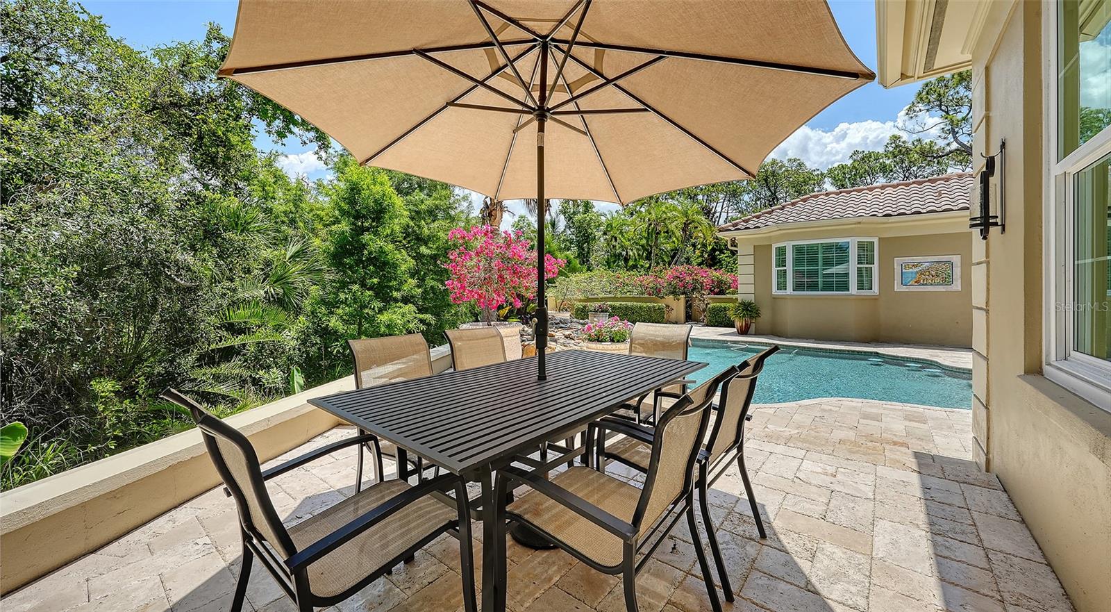 422 BLUE GARDEN LN