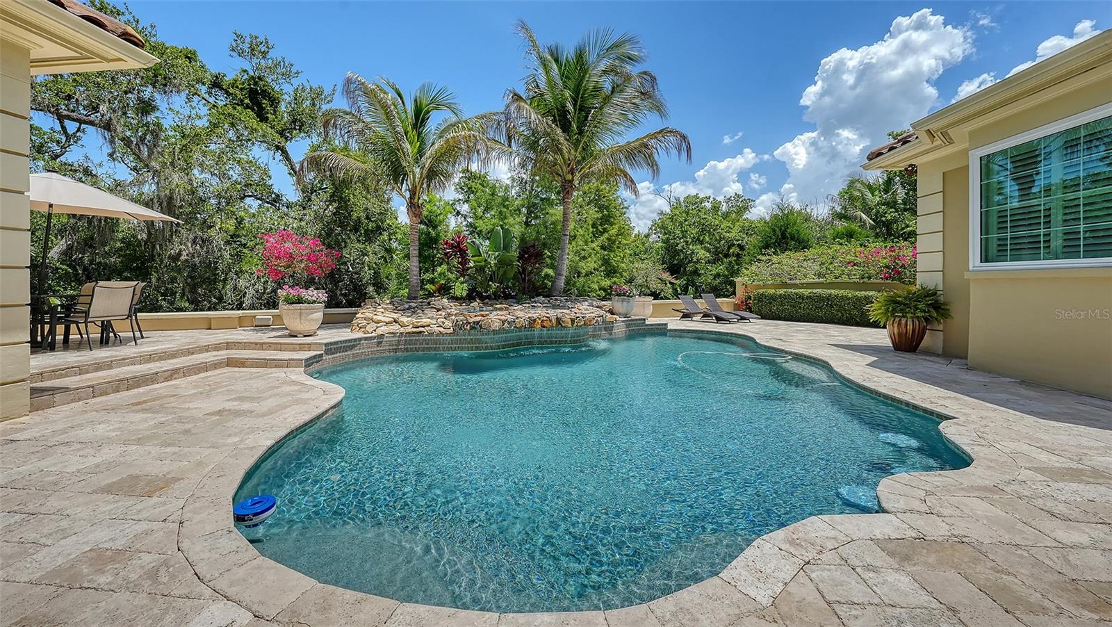 422 BLUE GARDEN LN