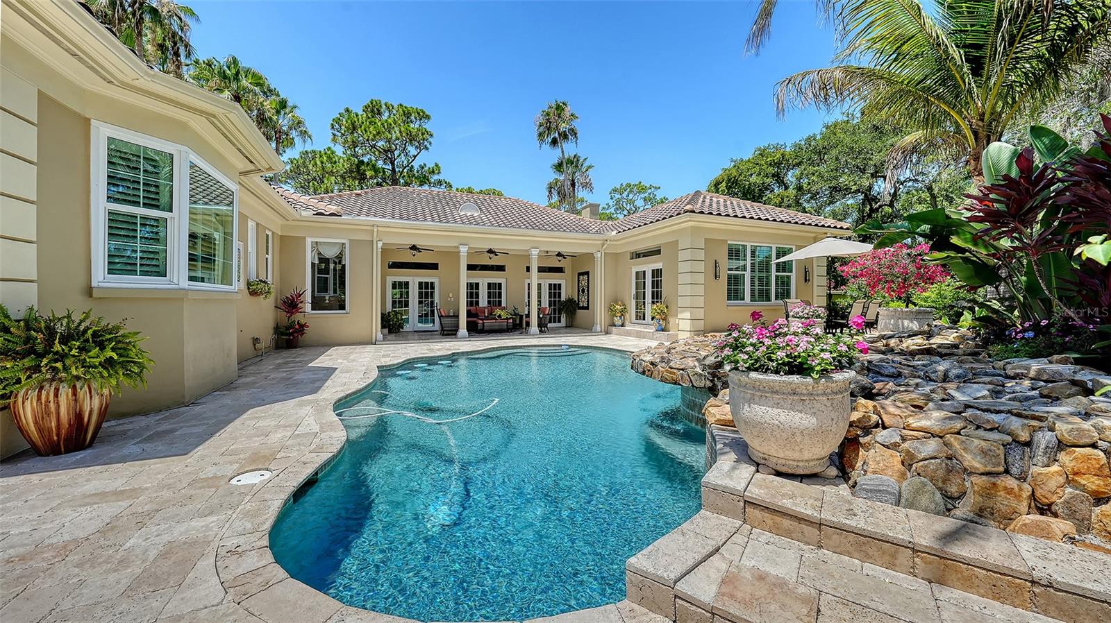 422 BLUE GARDEN LN