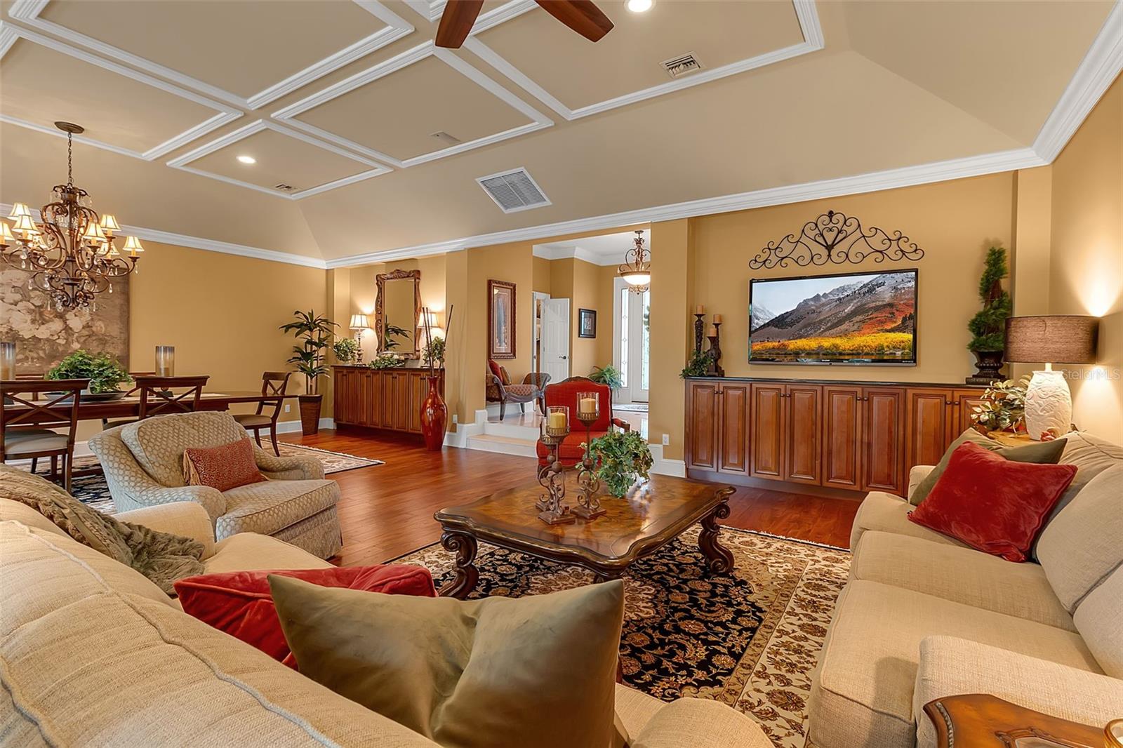 422 BLUE GARDEN LN