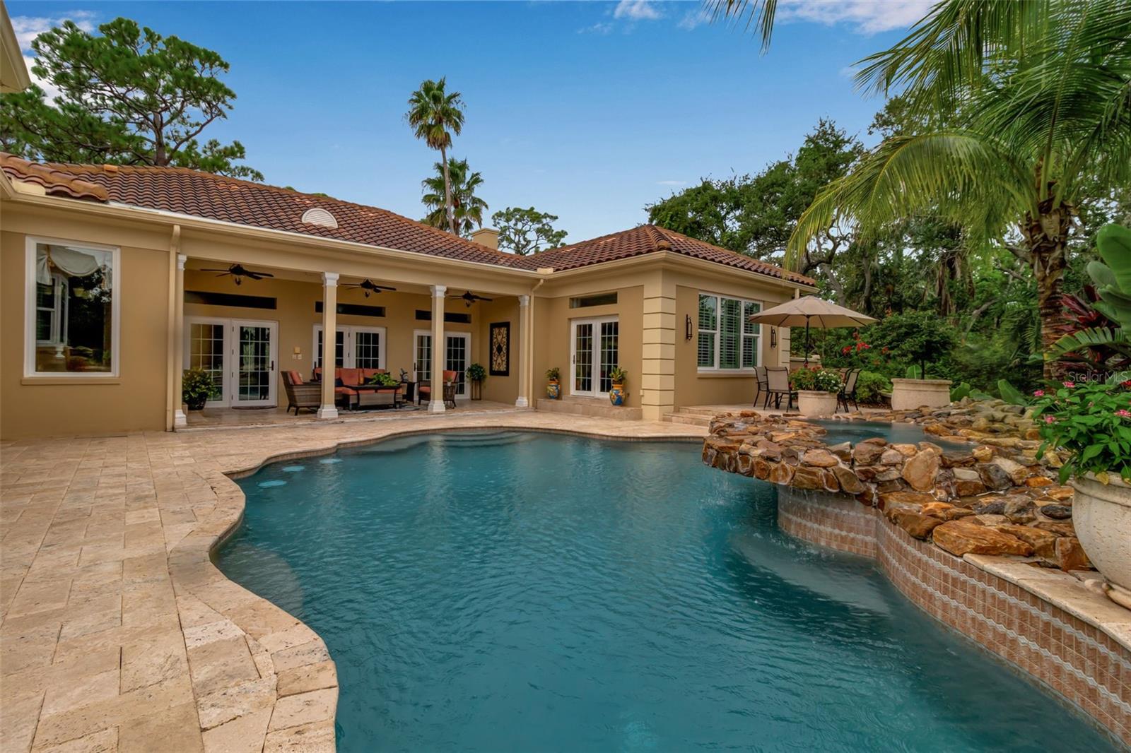 422 BLUE GARDEN LN