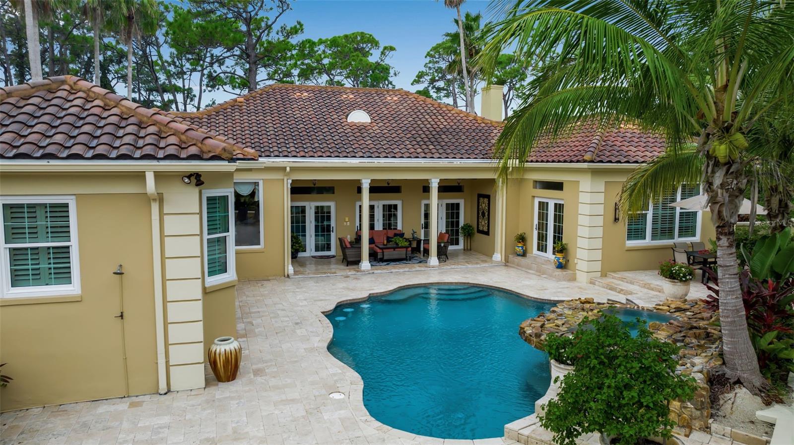 422 BLUE GARDEN LN