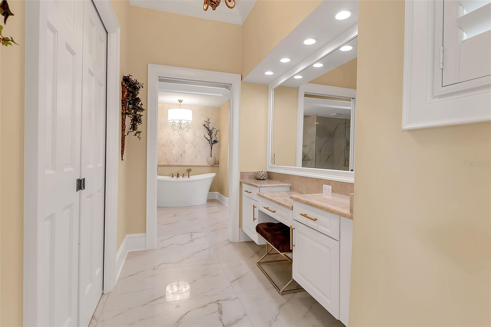422 BLUE GARDEN LN