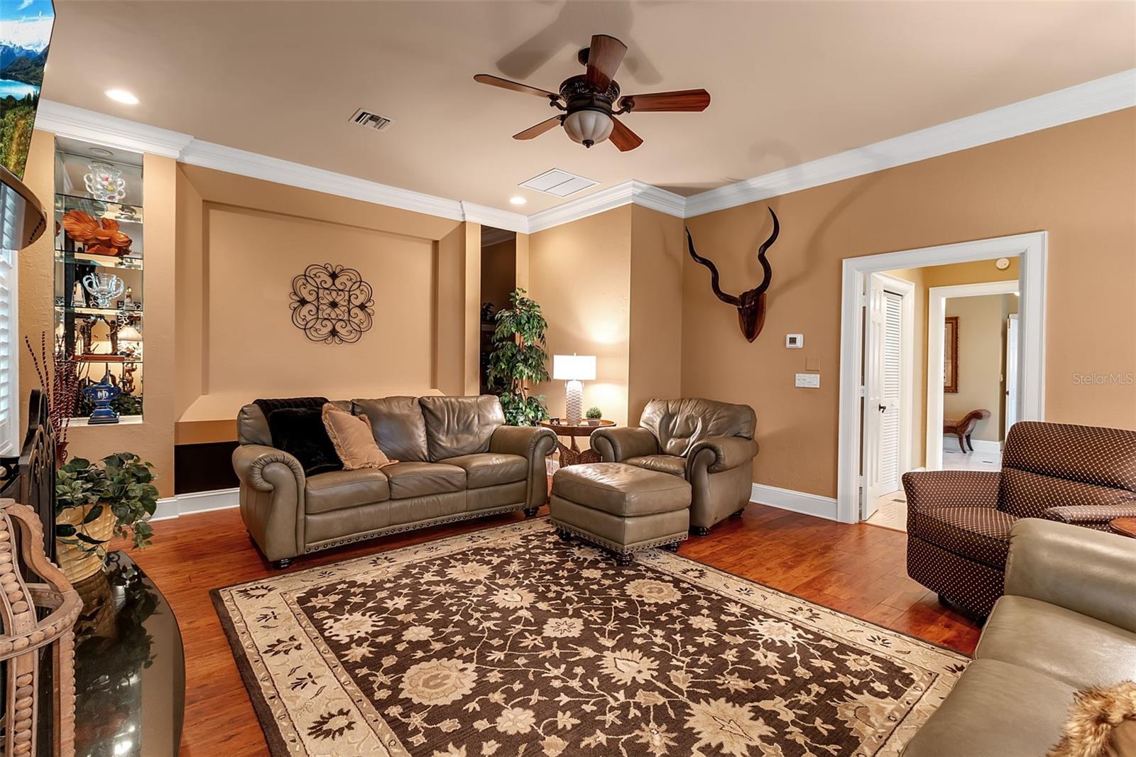 422 BLUE GARDEN LN