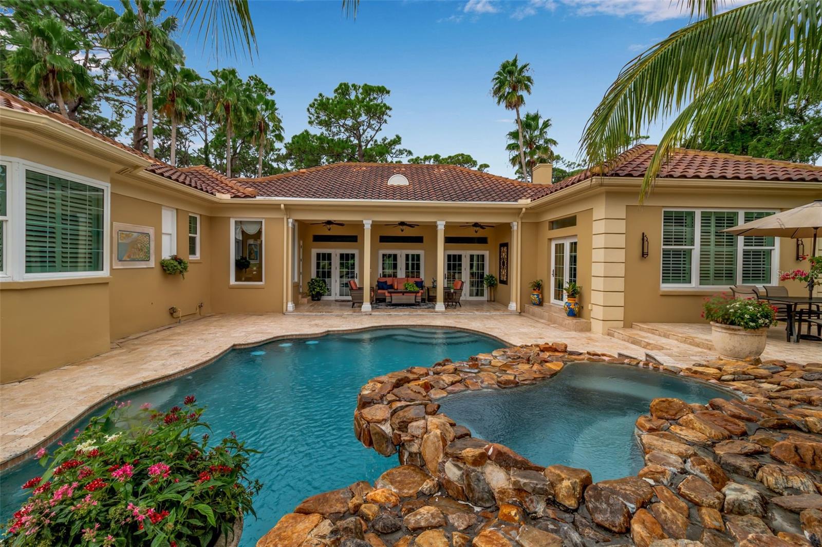 422 BLUE GARDEN LN