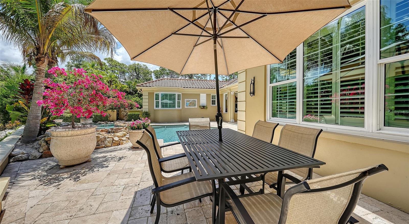 422 BLUE GARDEN LN