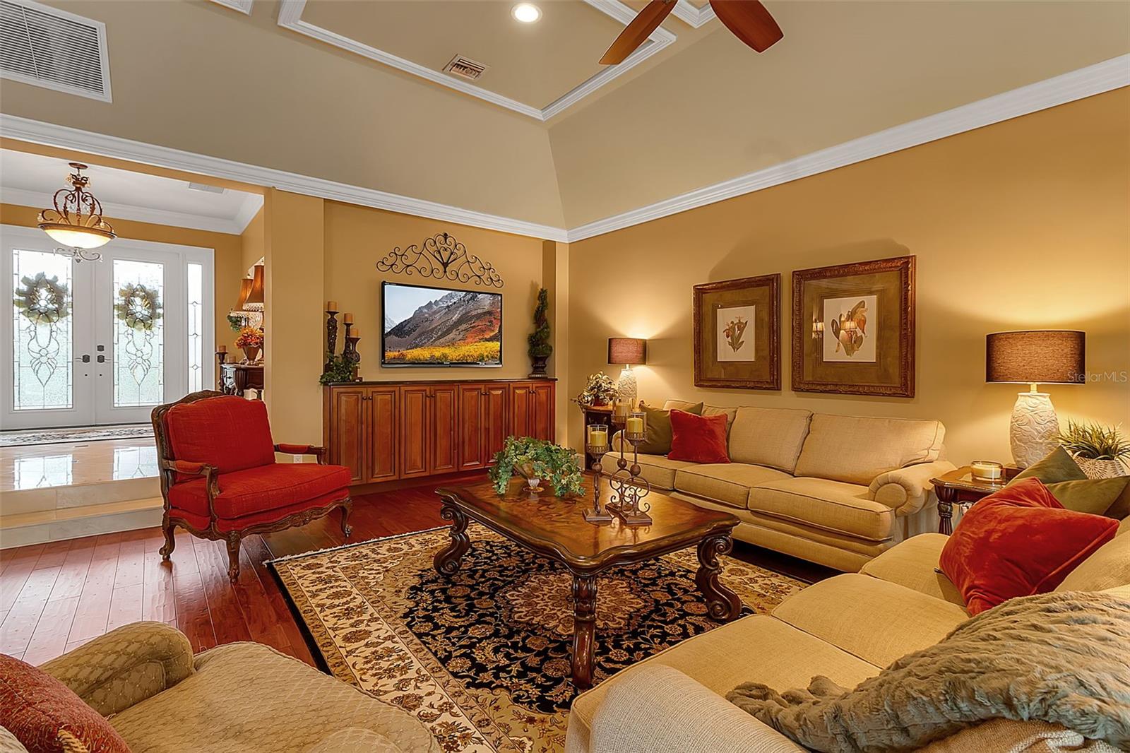 422 BLUE GARDEN LN