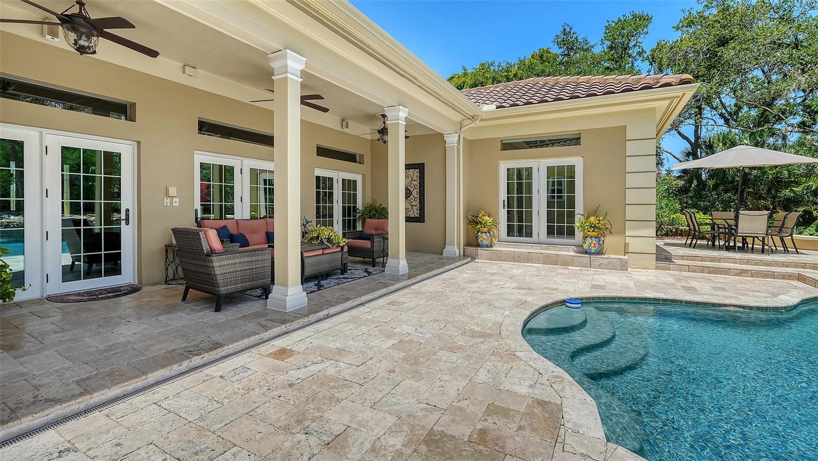 422 BLUE GARDEN LN