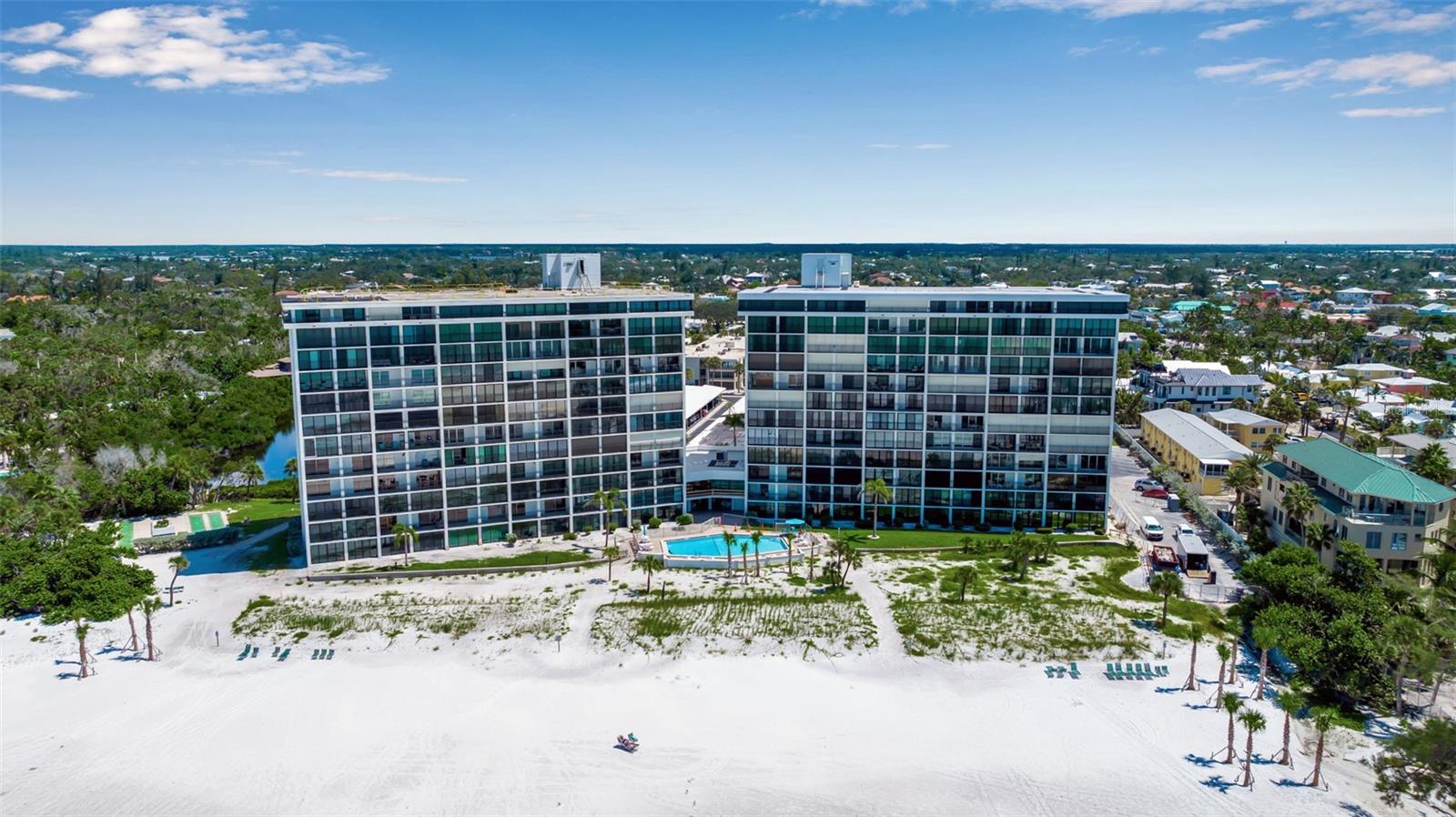 19 WHISPERING SANDS DR #203