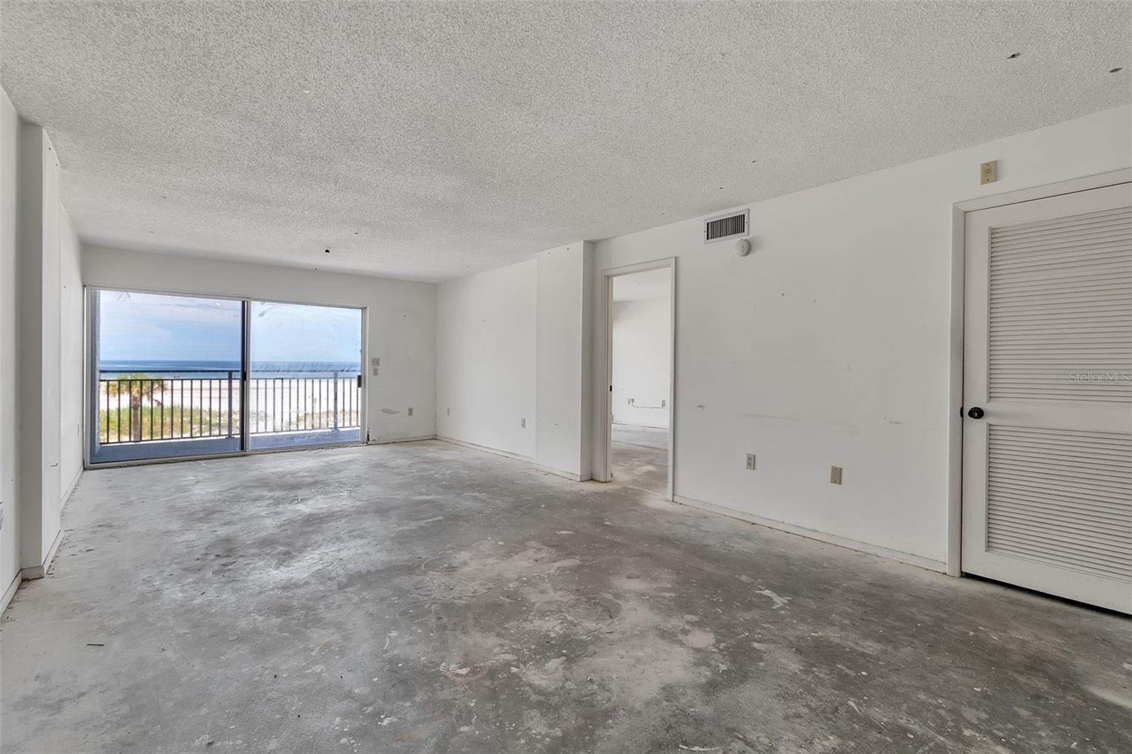 19 WHISPERING SANDS DR #203