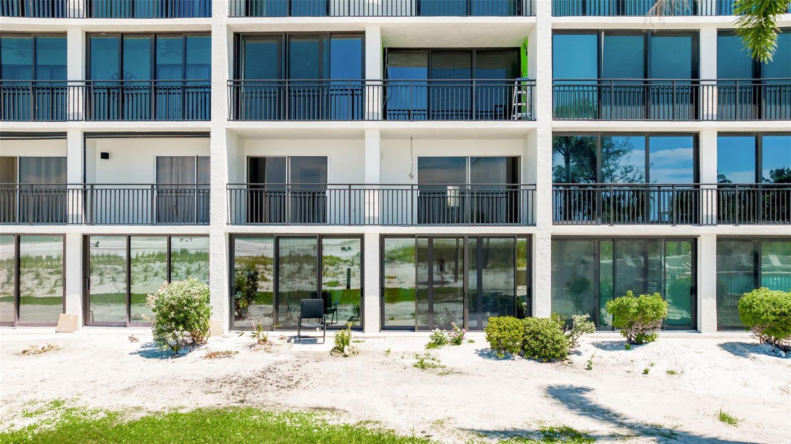 19 WHISPERING SANDS DR #203