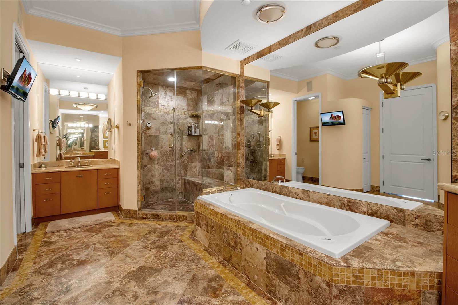 393 NORTH POINT RD #1002