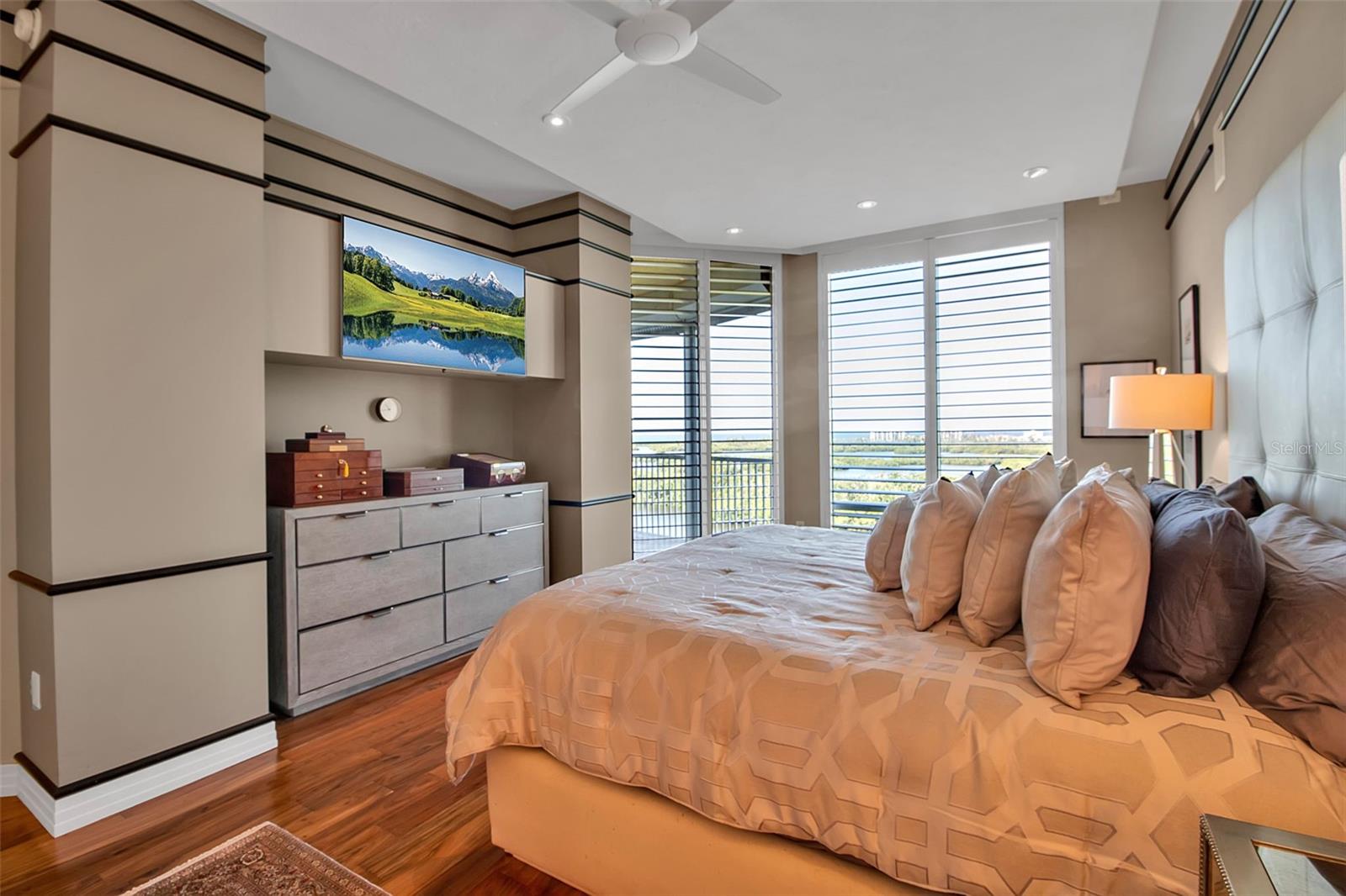 393 NORTH POINT RD #1002
