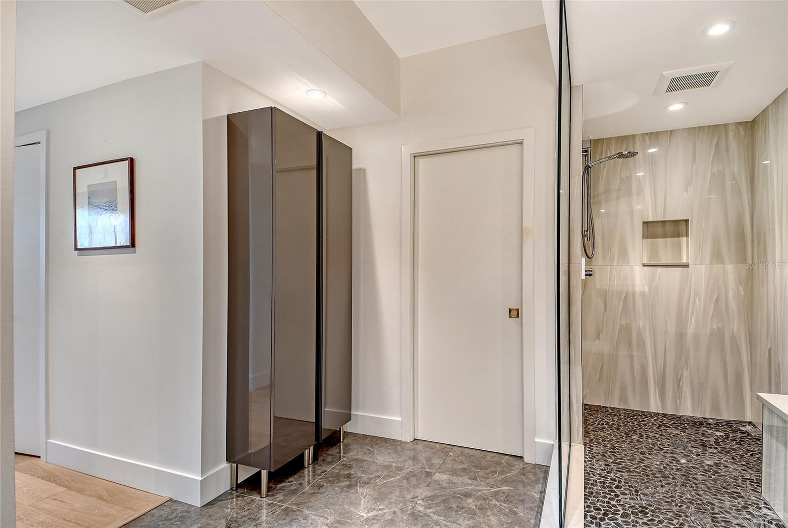 401 NORTH POINT RD #404