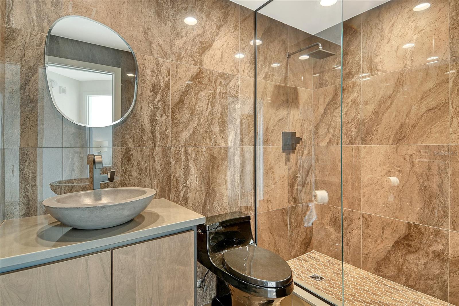 401 NORTH POINT RD #404