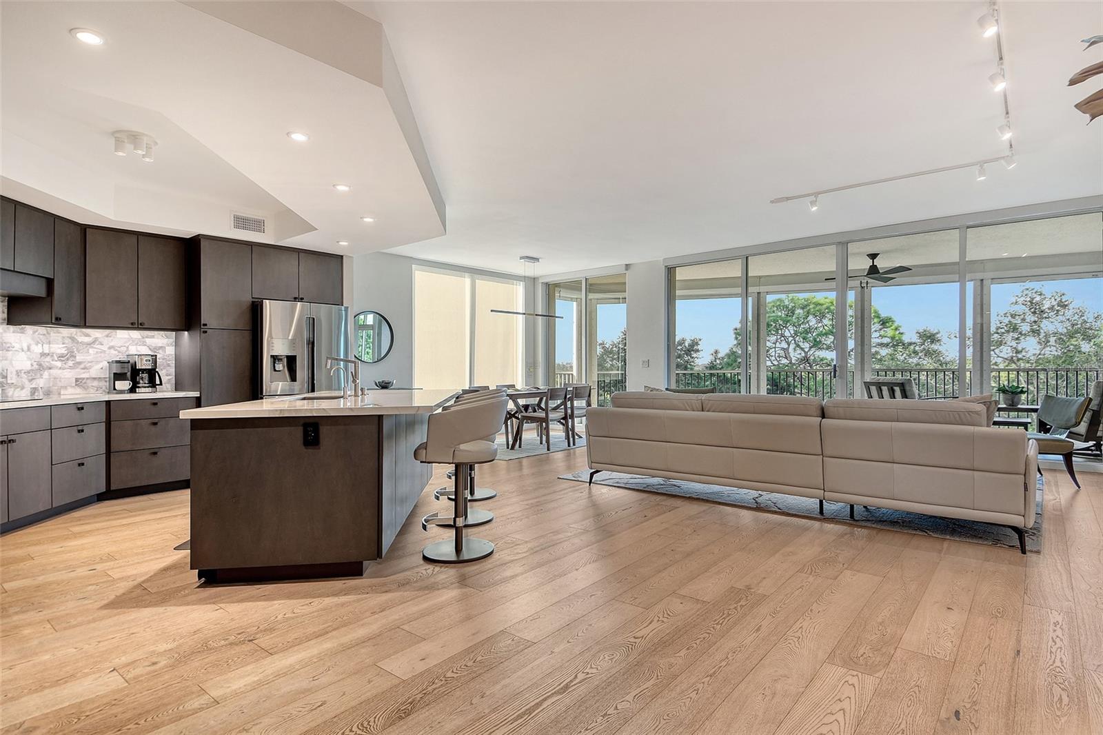 401 NORTH POINT RD #404