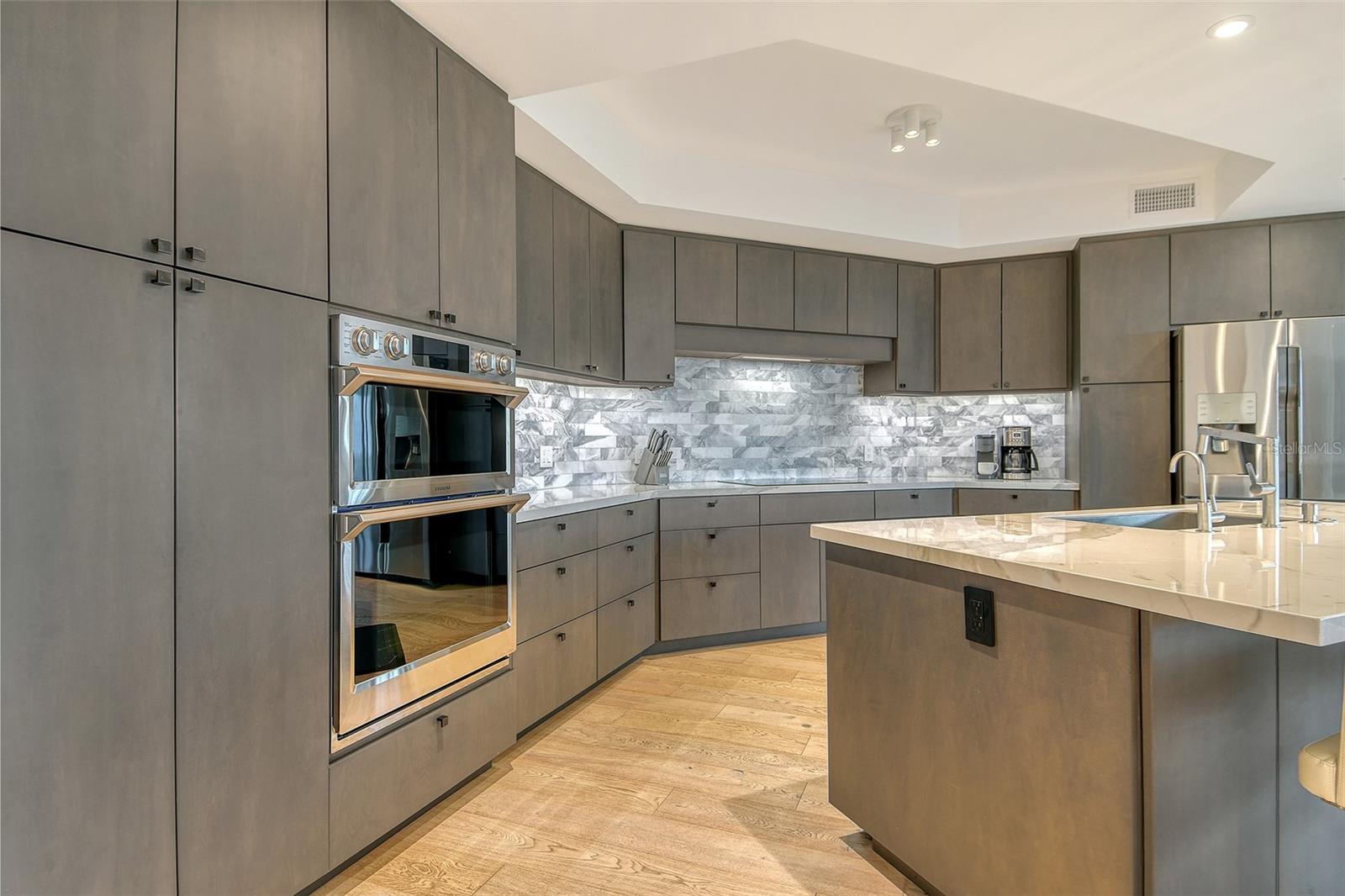 401 NORTH POINT RD #404