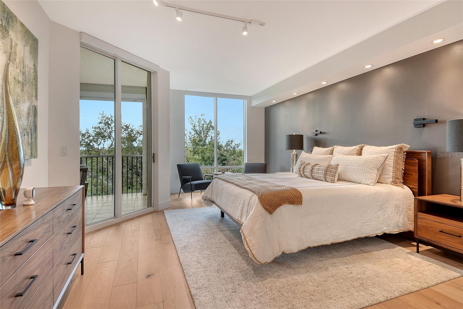 401 NORTH POINT RD #404