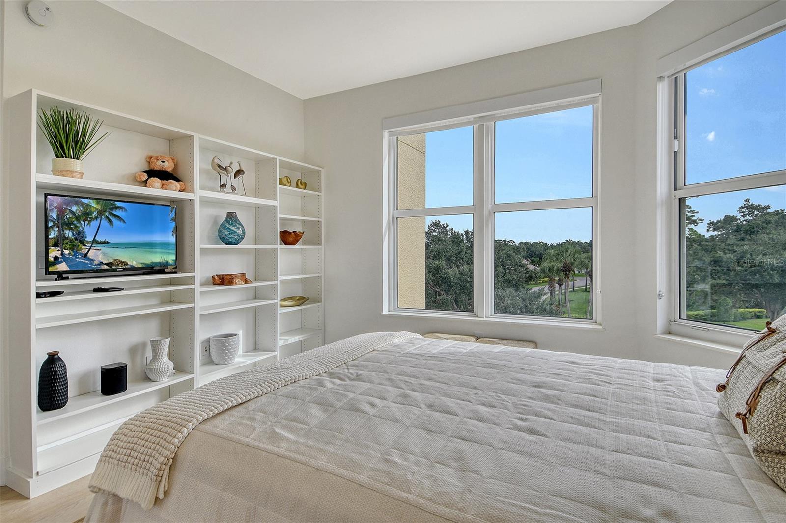 401 NORTH POINT RD #404