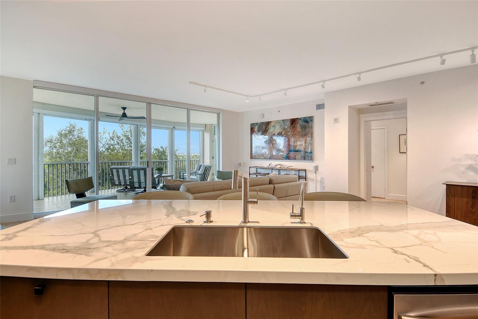 401 NORTH POINT RD #404