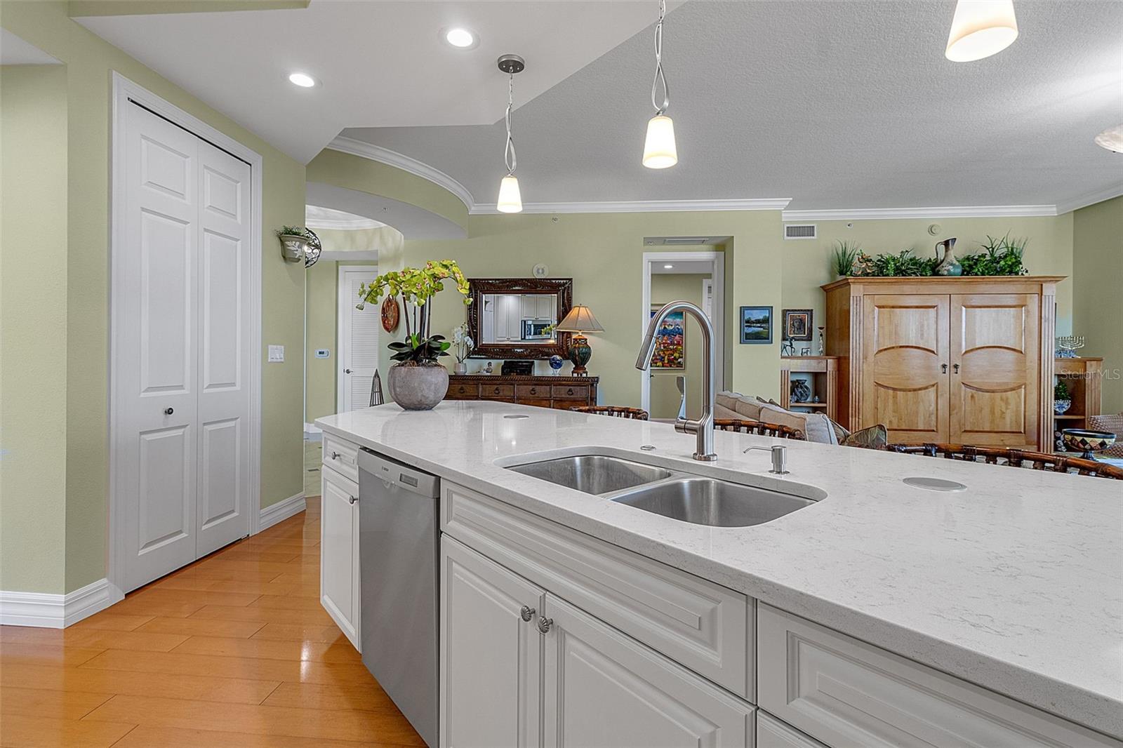 409 N POINT RD #1003