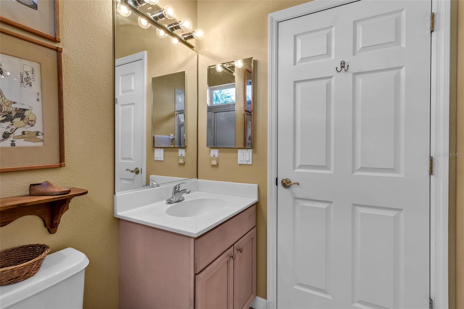 7192 RUE DE PALISADES #12