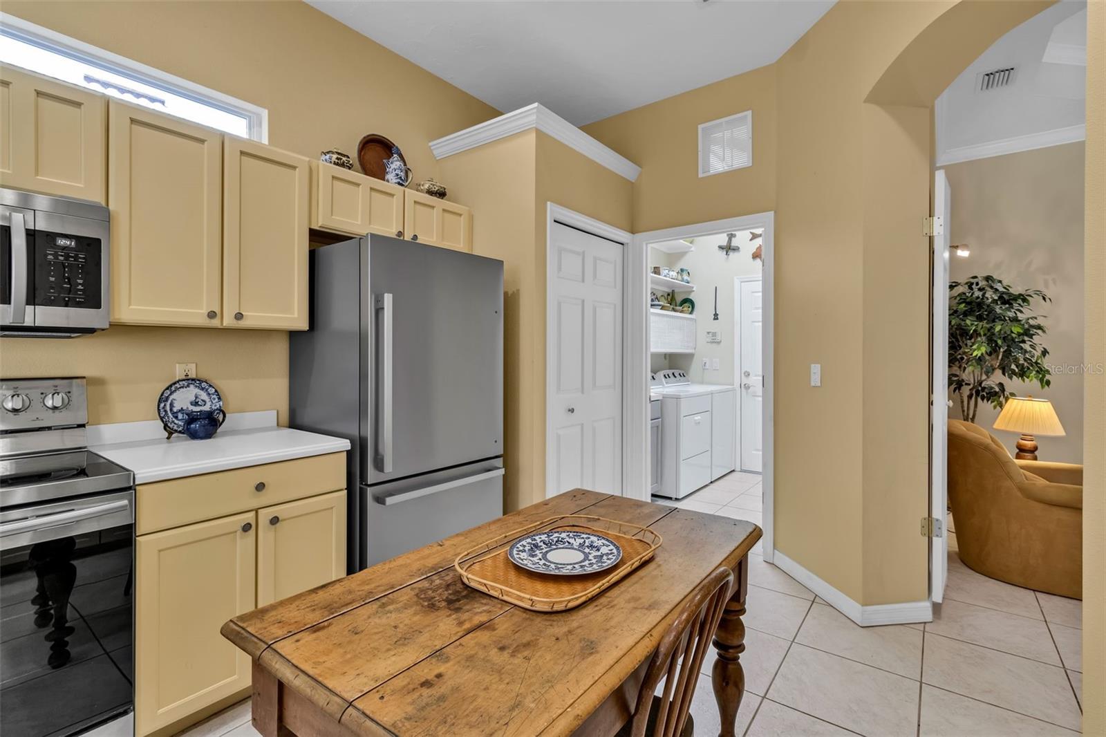 7192 RUE DE PALISADES #12