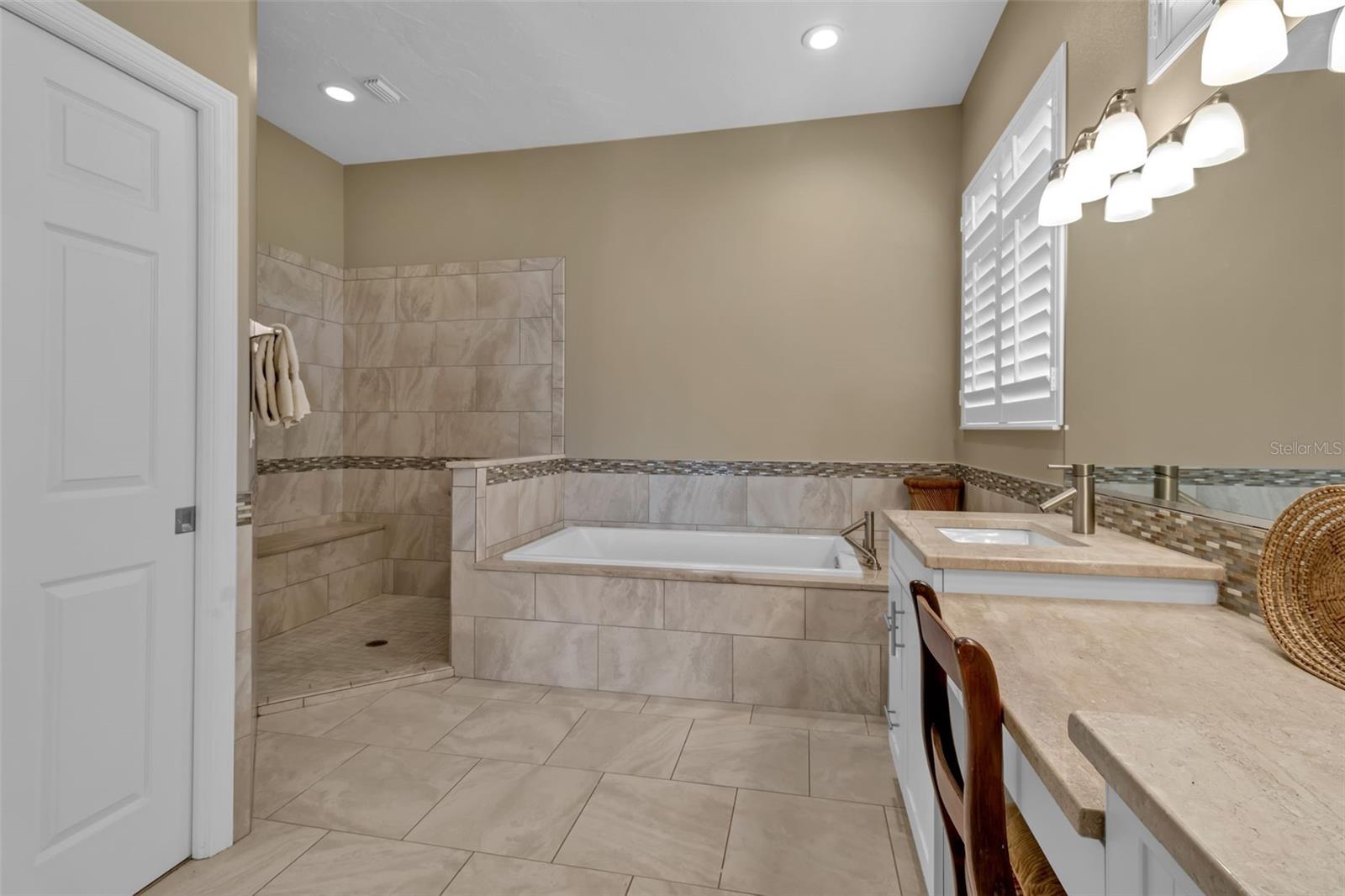 7192 RUE DE PALISADES #12