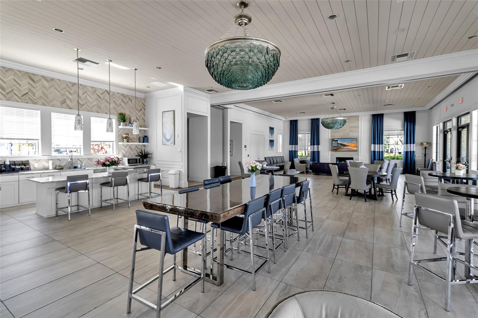 5649 LONG SHORE LOOP