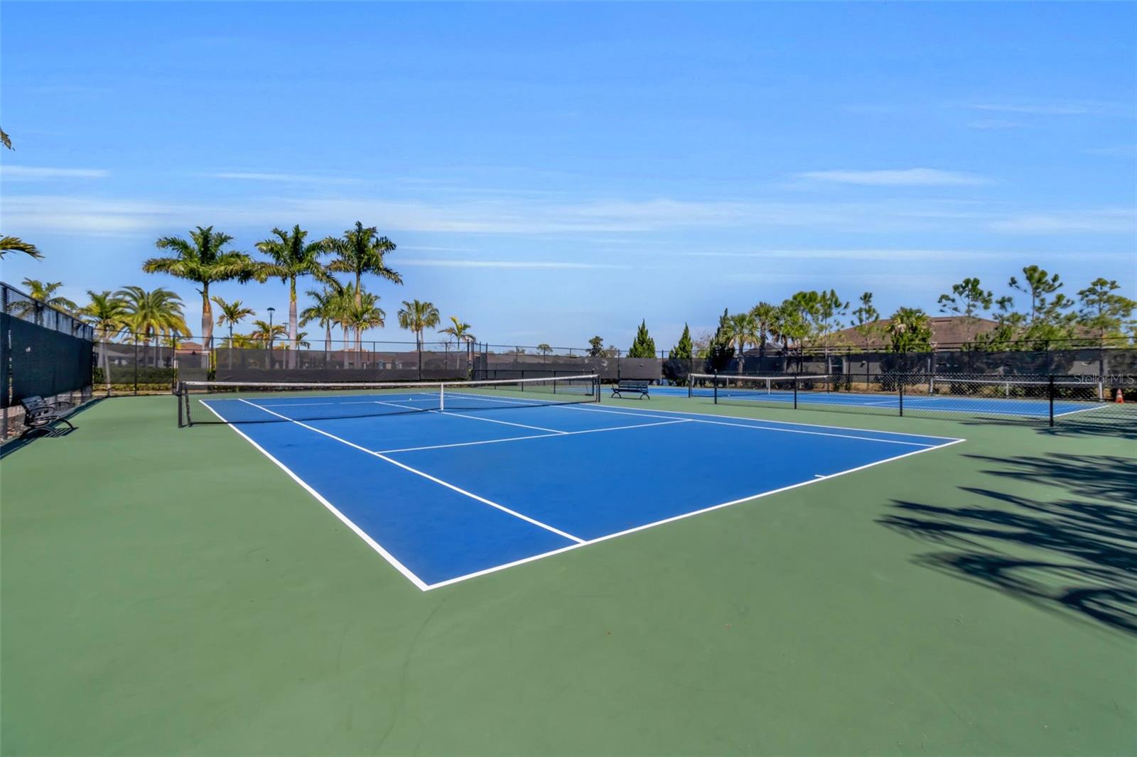 5649 LONG SHORE LOOP