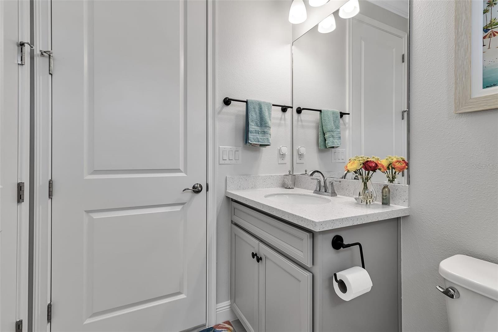 5649 LONG SHORE LOOP