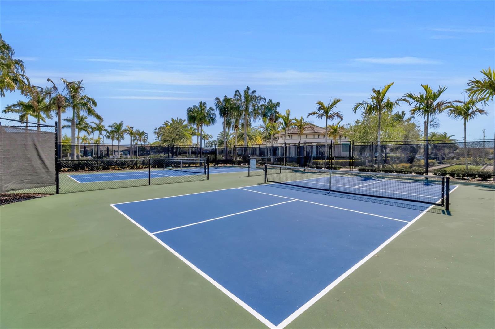 5649 LONG SHORE LOOP