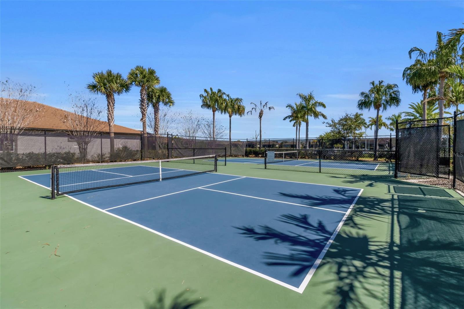 5649 LONG SHORE LOOP