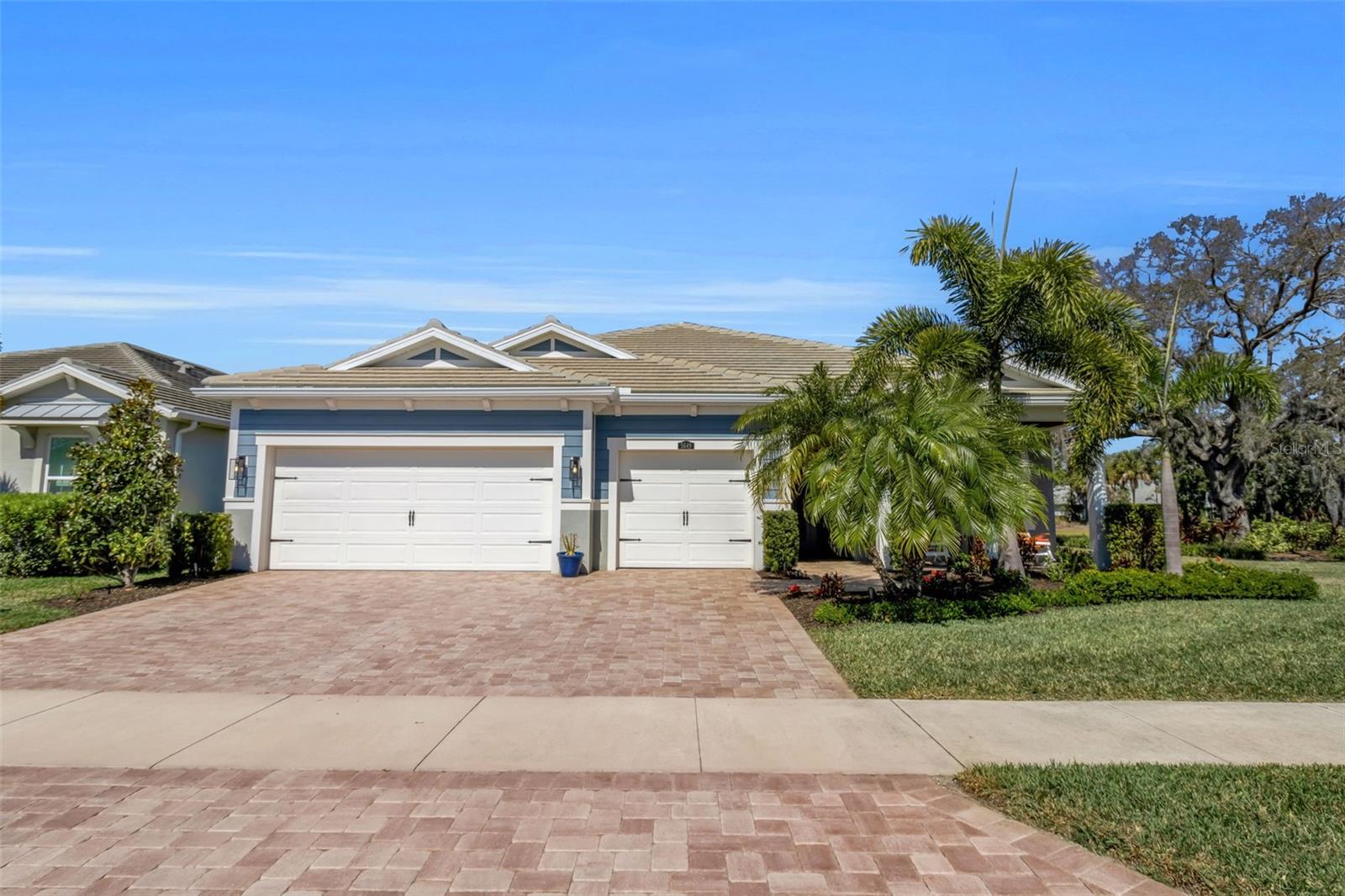 5649 LONG SHORE LOOP