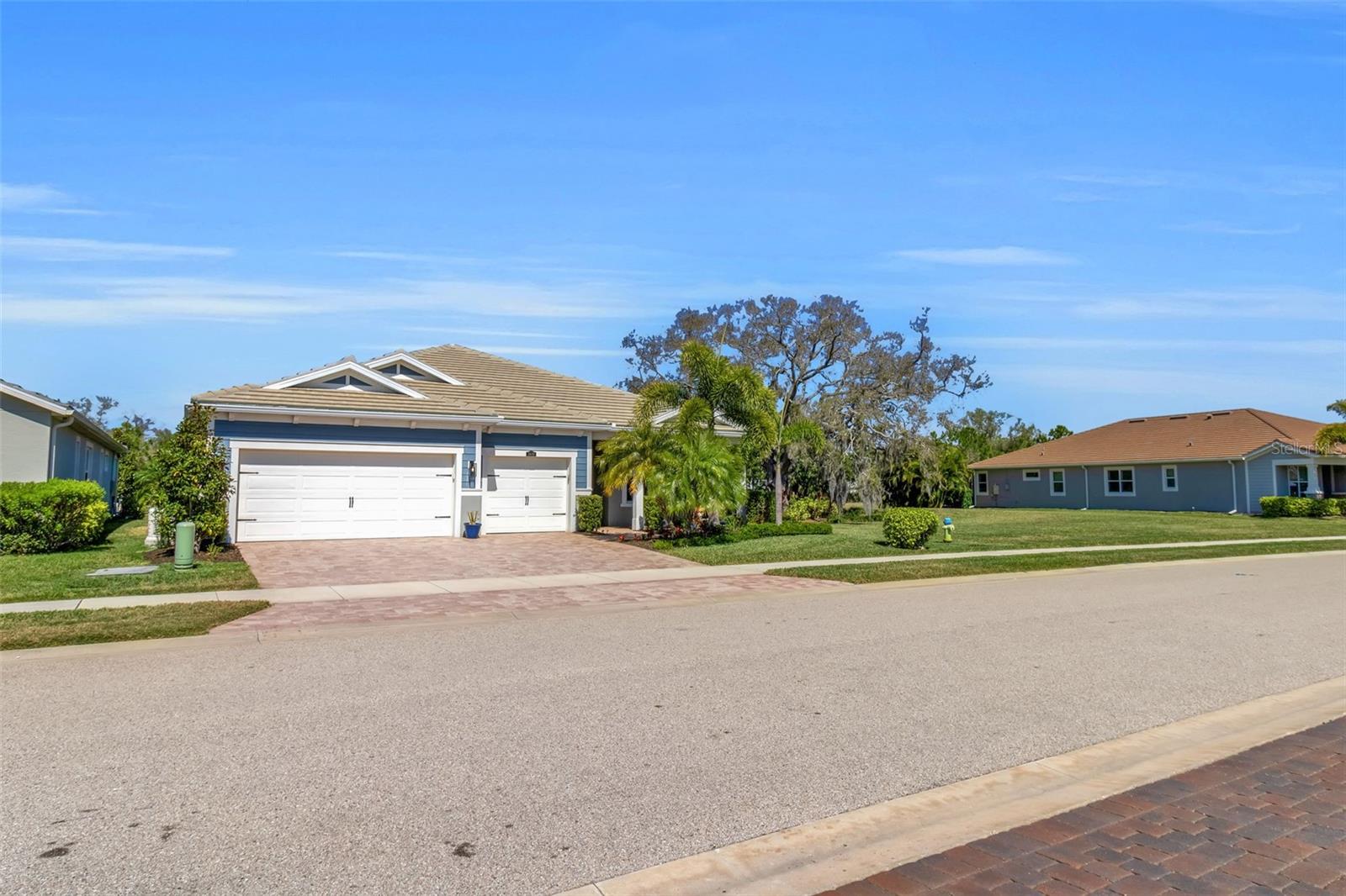 5649 LONG SHORE LOOP