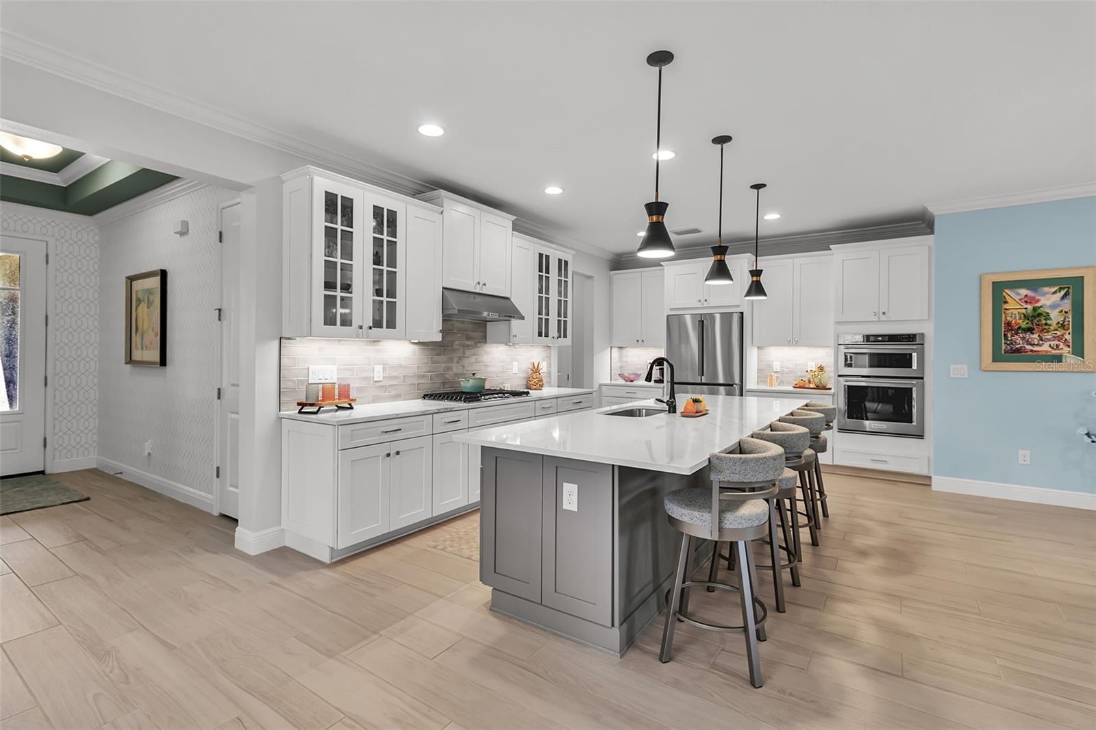 5649 LONG SHORE LOOP