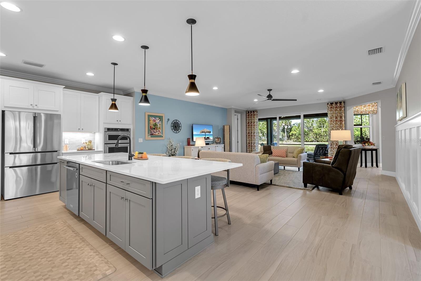 5649 LONG SHORE LOOP