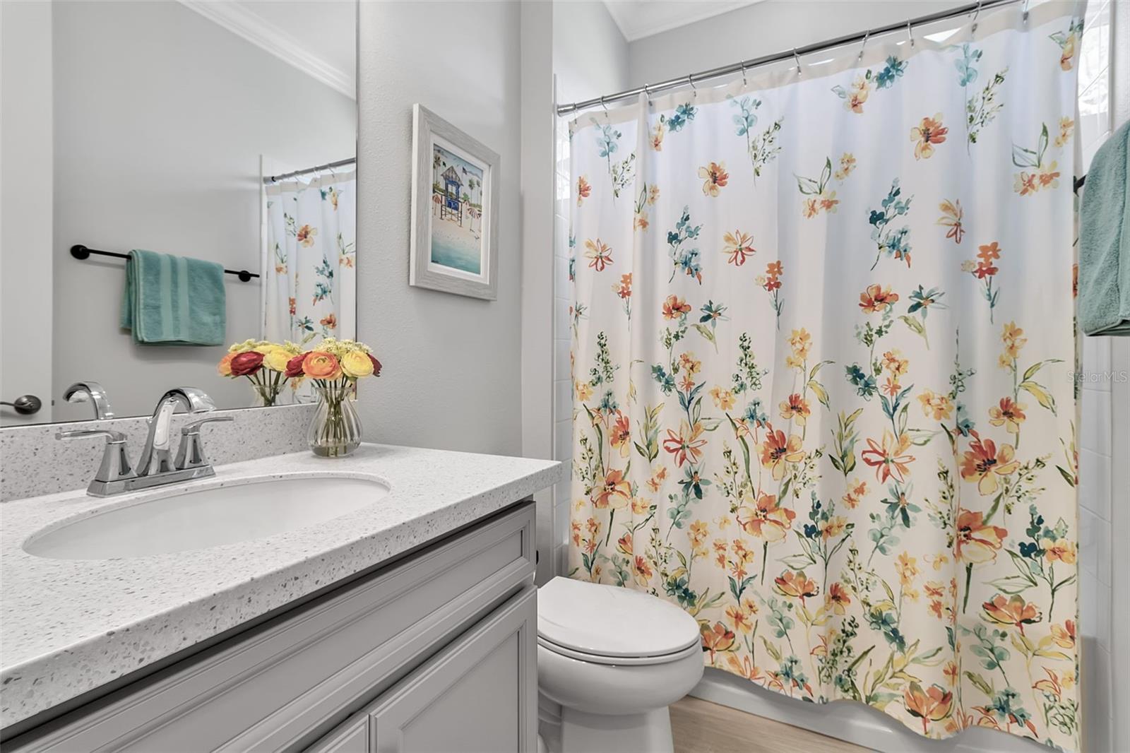 5649 LONG SHORE LOOP