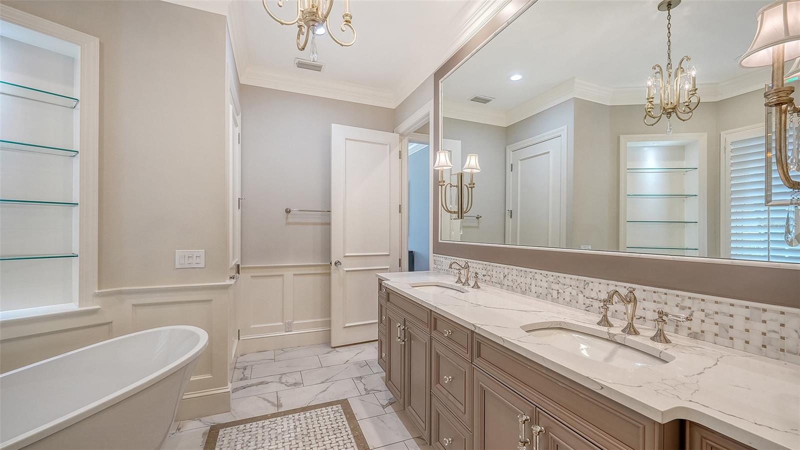 228 SAINT JAMES PARK