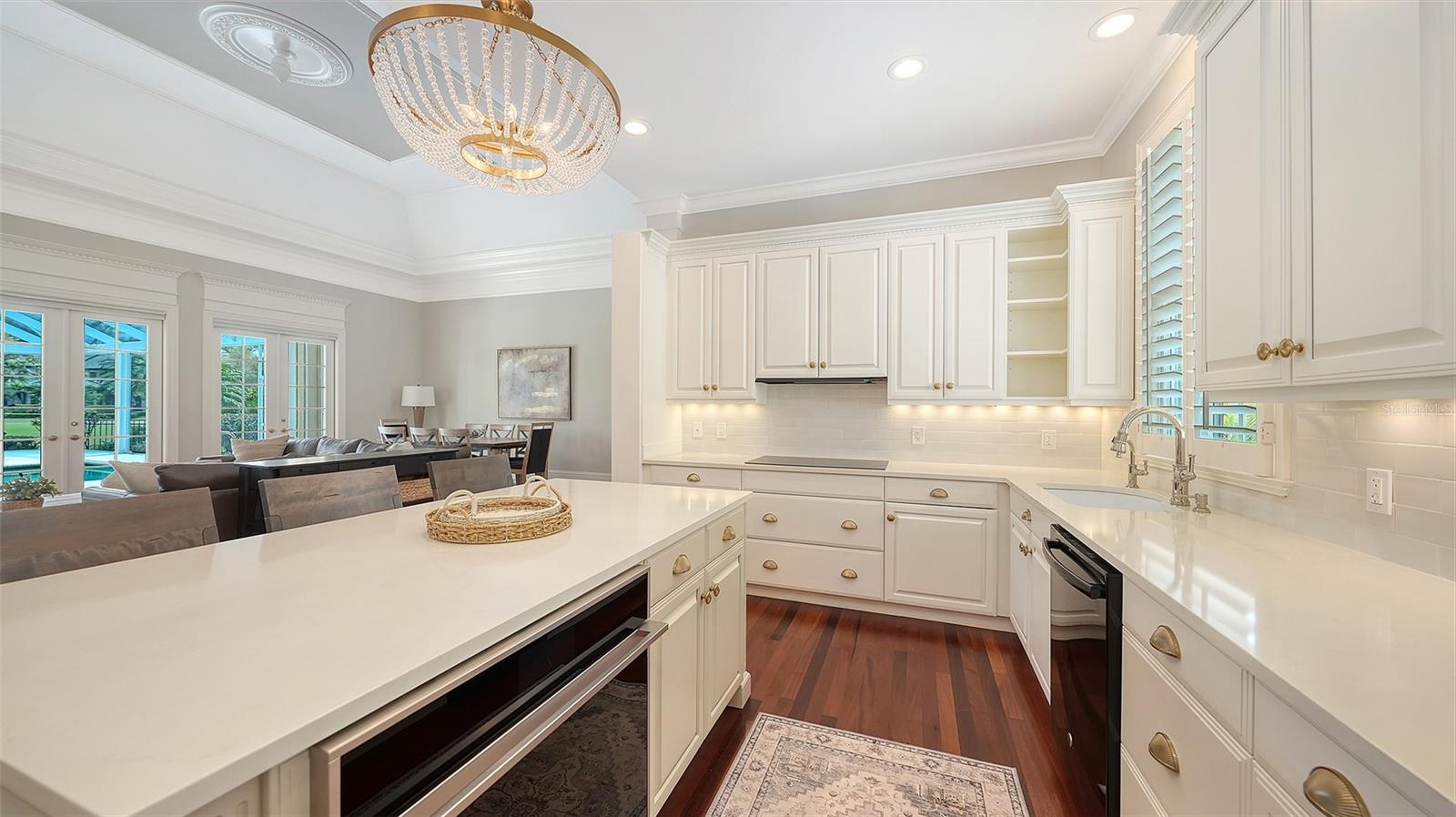 228 SAINT JAMES PARK