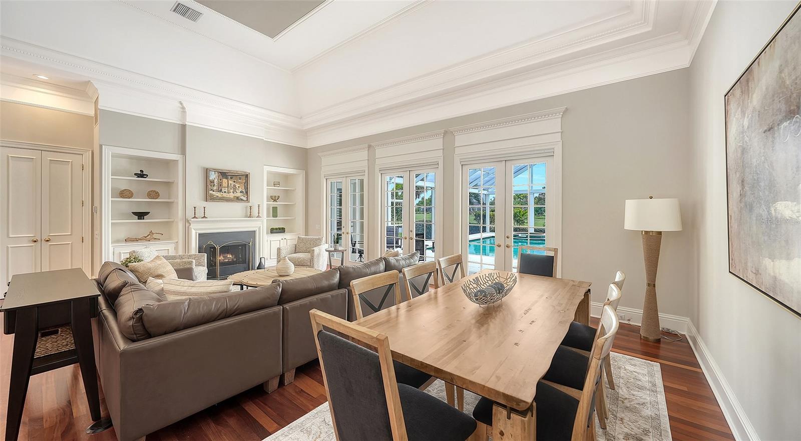 228 SAINT JAMES PARK