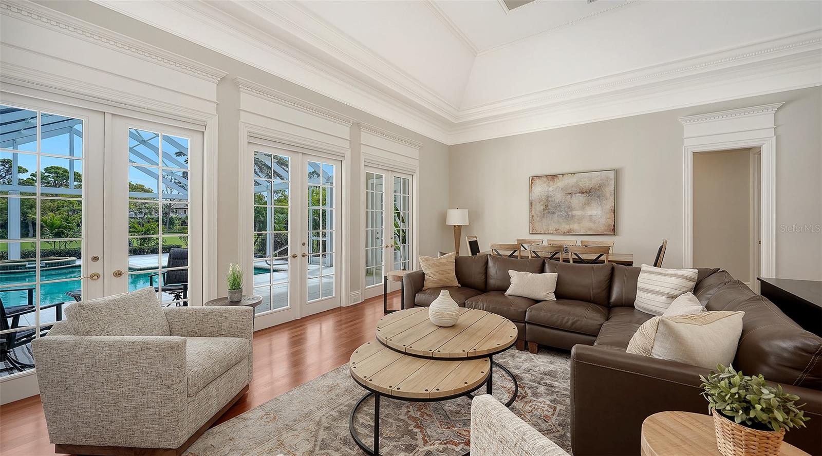 228 SAINT JAMES PARK