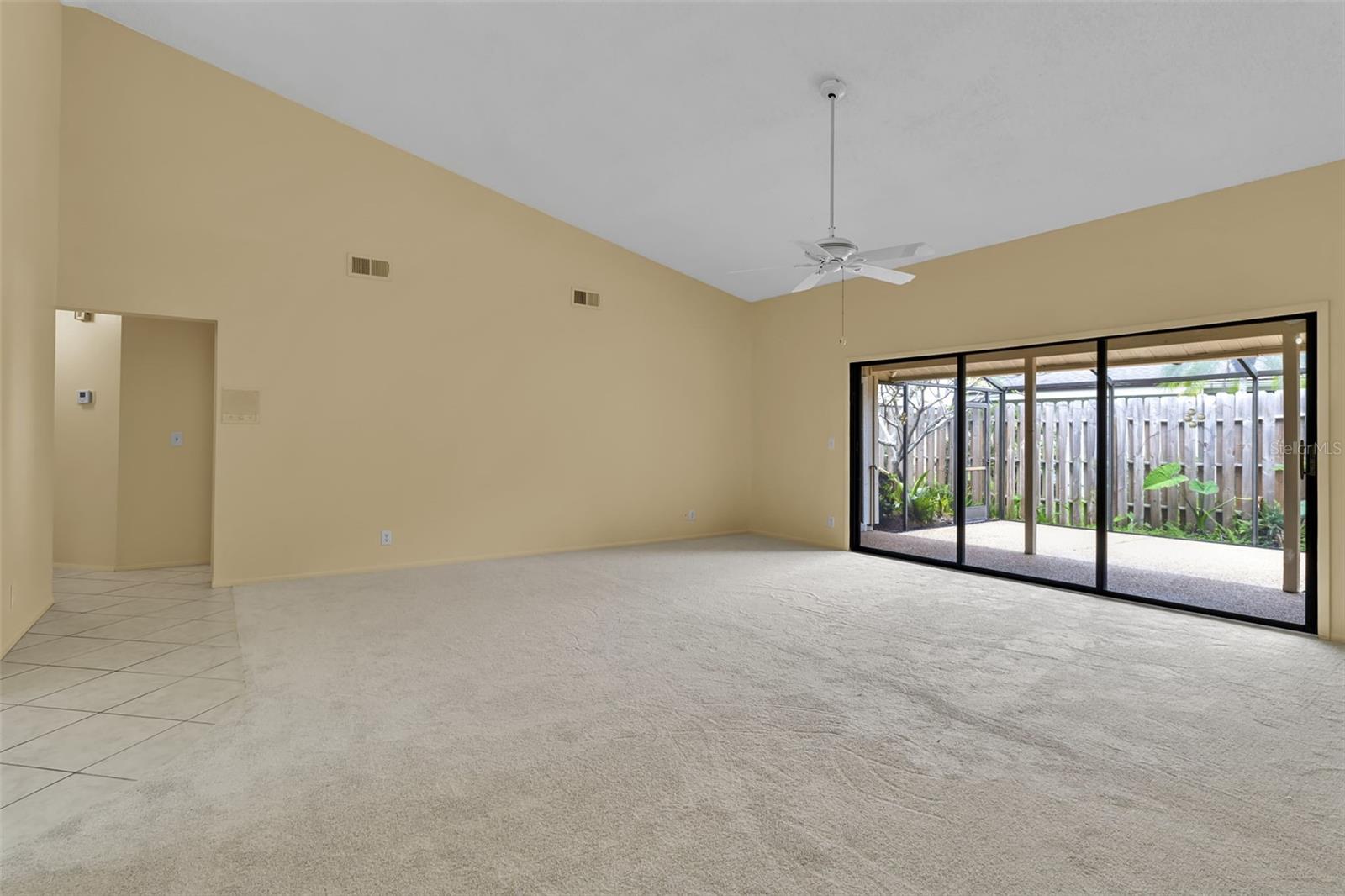 7935 WOODPOINTE CT #21