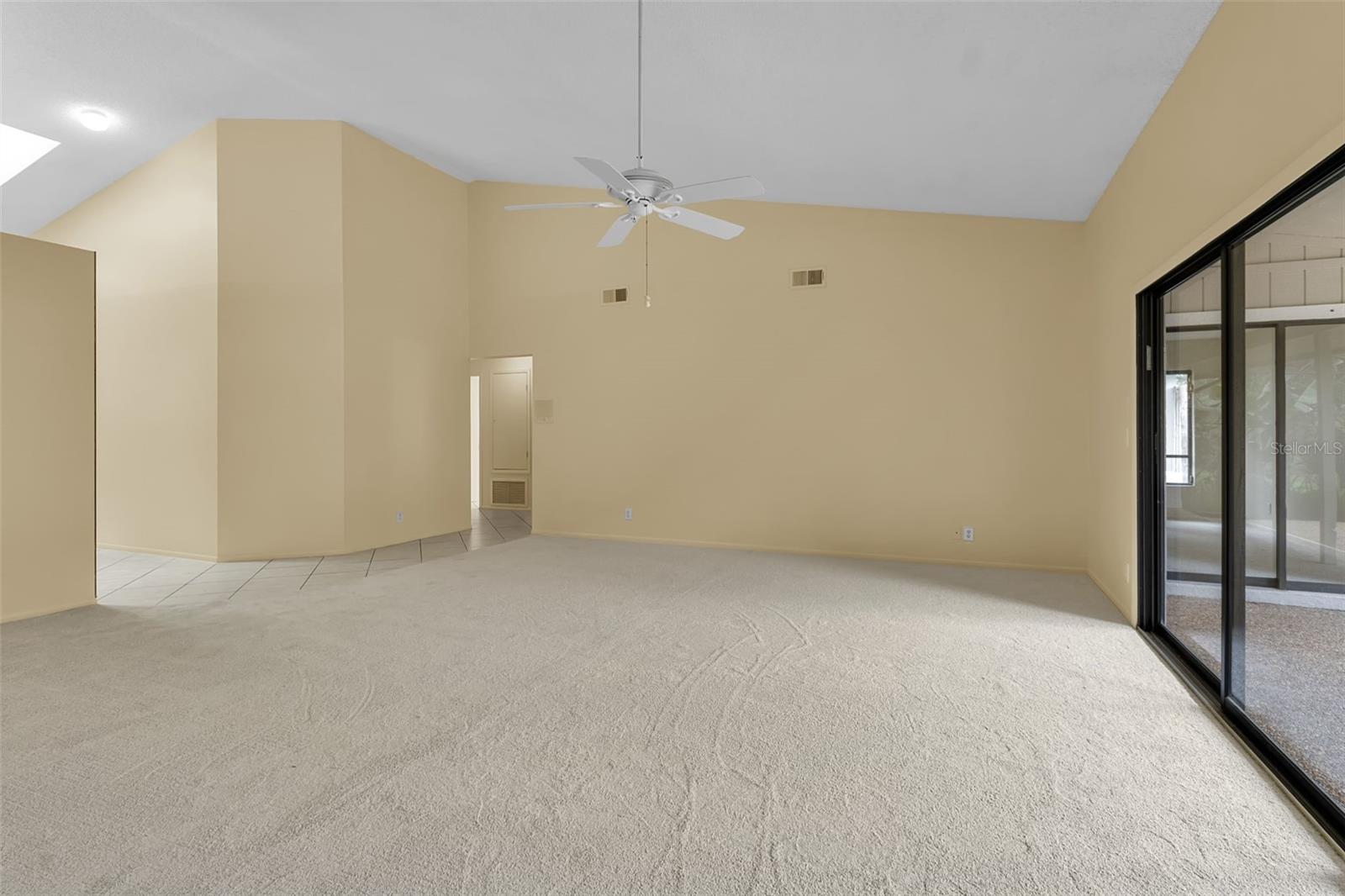 7935 WOODPOINTE CT #21