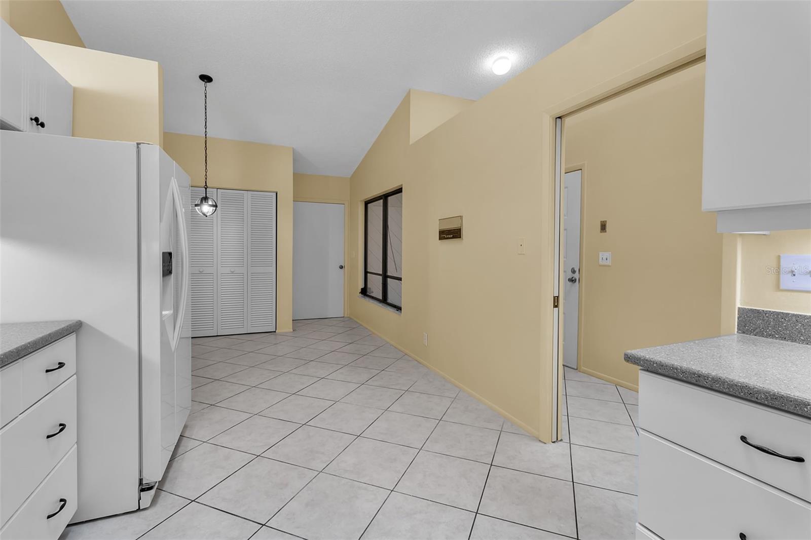 7935 WOODPOINTE CT #21