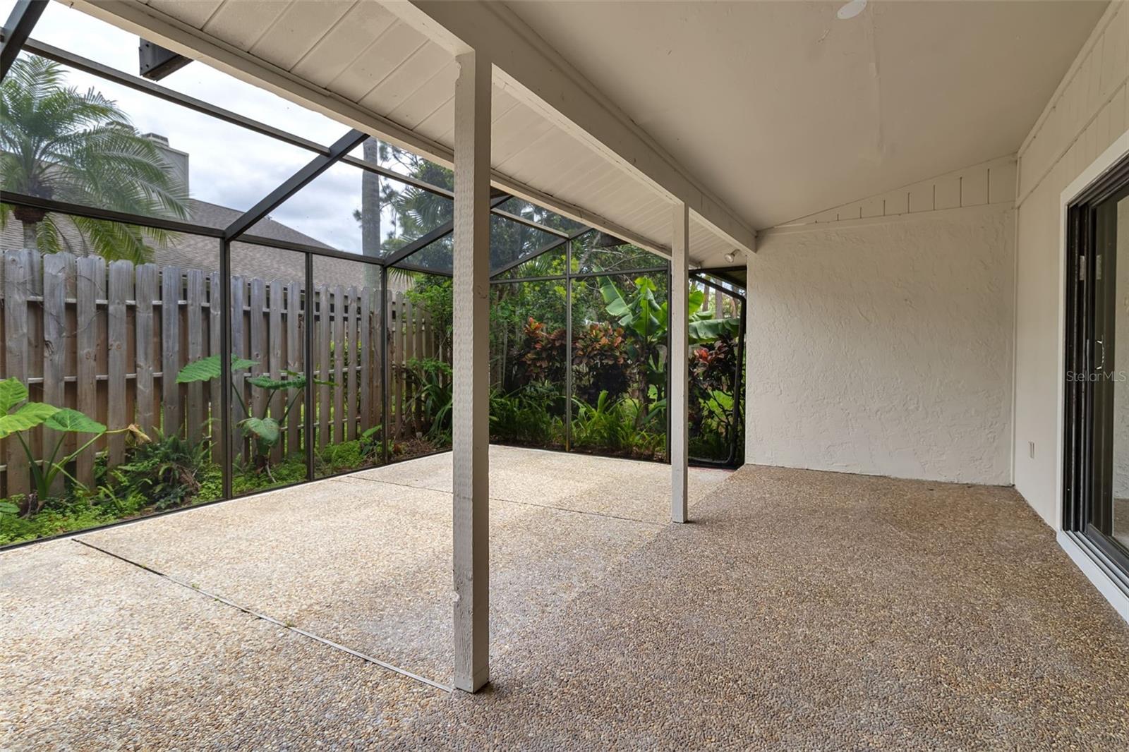 7935 WOODPOINTE CT #21