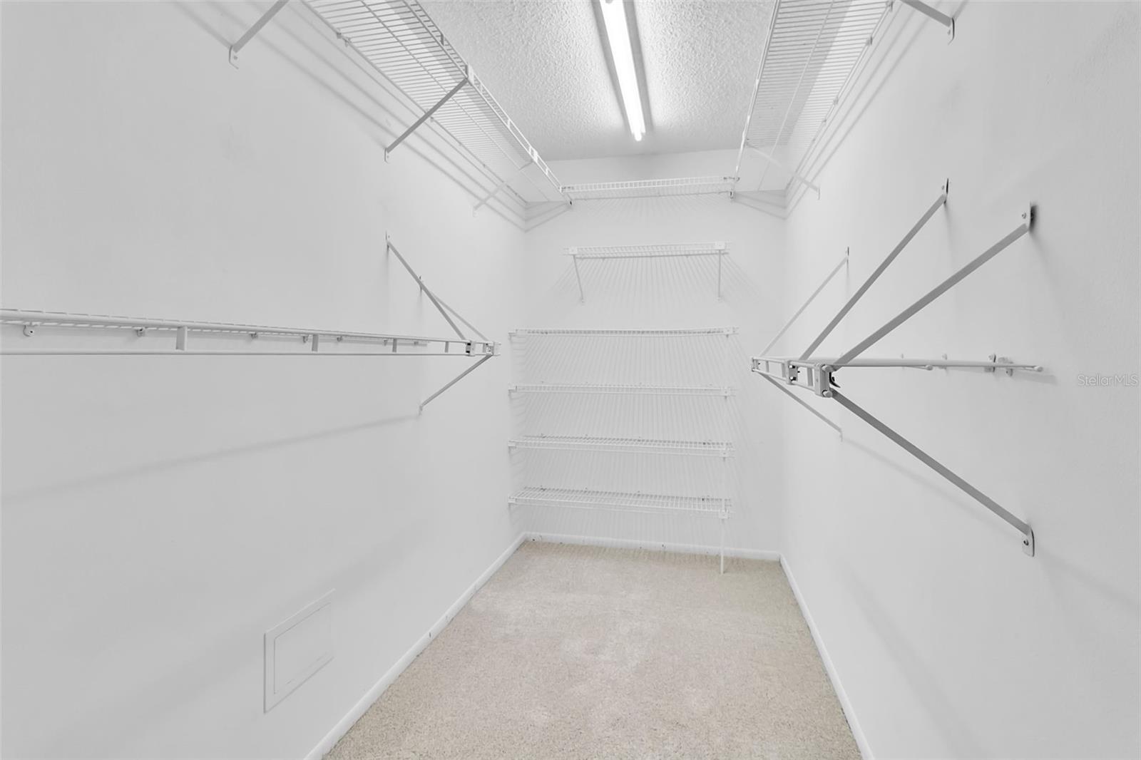 7935 WOODPOINTE CT #21