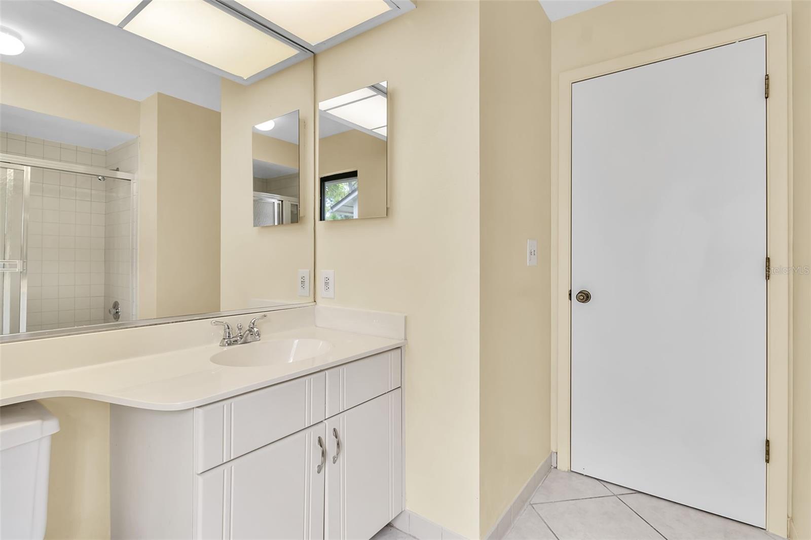 7935 WOODPOINTE CT #21