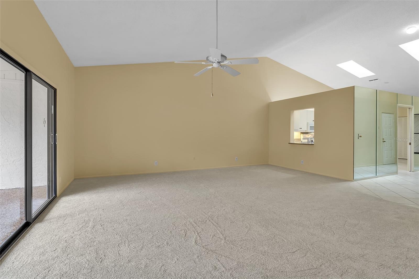 7935 WOODPOINTE CT #21