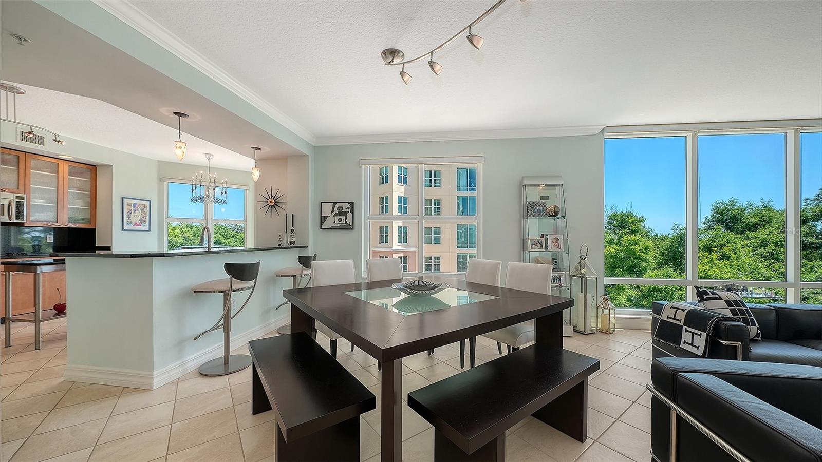 409 NORTH POINT RD #401